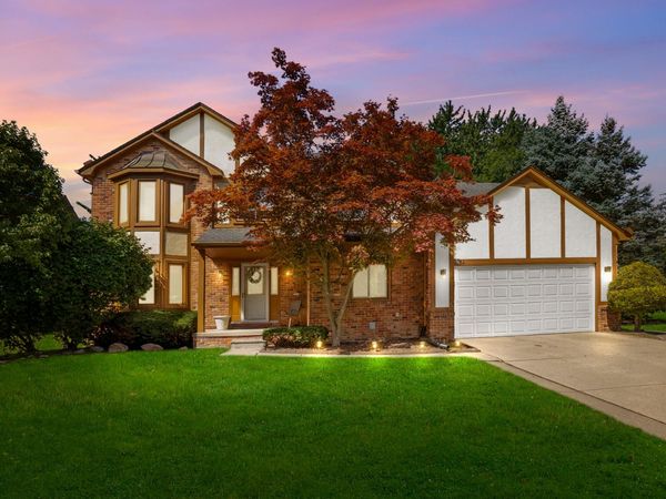 3891 Fairfax Drive, Troy, MI 48083