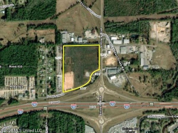 N Oaklawn Lane, Biloxi, MS 39532