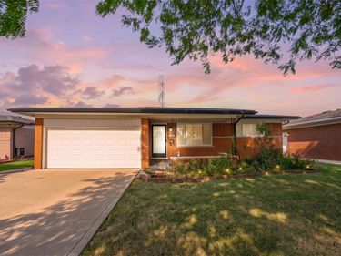 27517 Newport Drive, Warren, Mi 48088