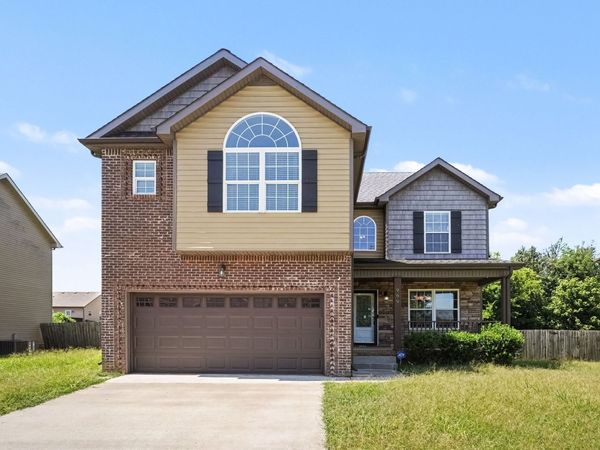 969 Harding Dr, Clarksville, TN 37042