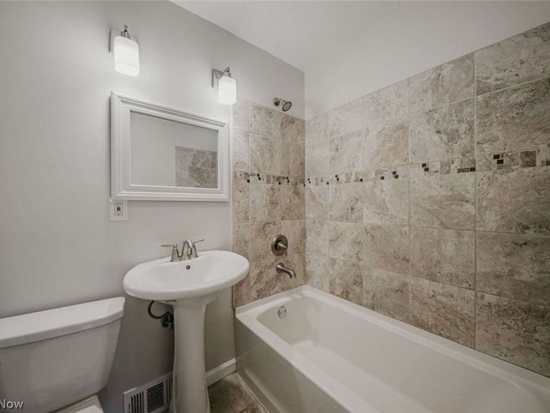 24360 Uppingham Road, Bedford Heights, OH 44146 Photo 13