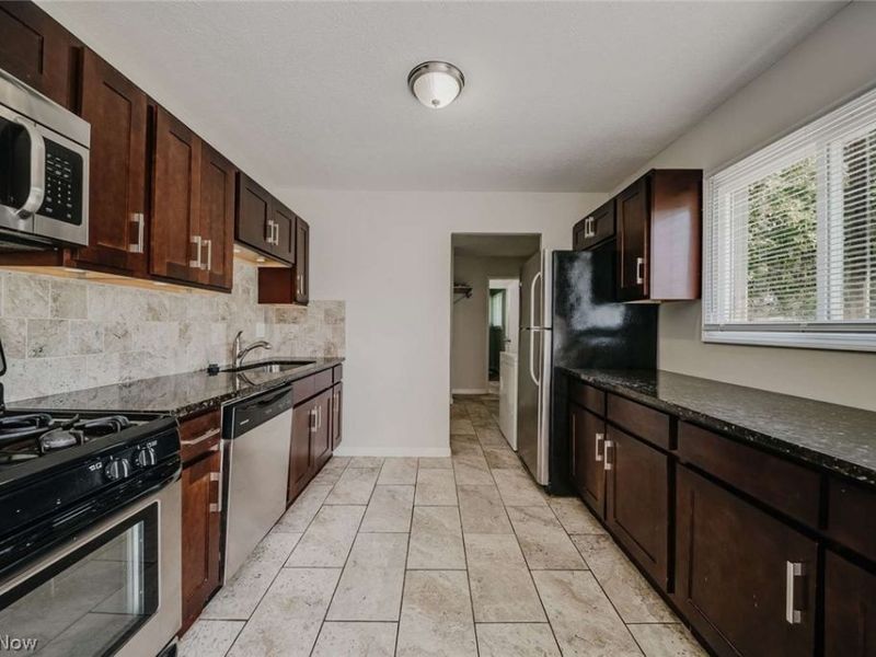 24360 Uppingham Road, Bedford Heights, OH 44146 Photo 3