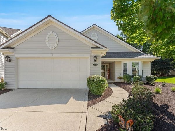 15249 Oak Hollow Lane, Strongsville, OH 44149