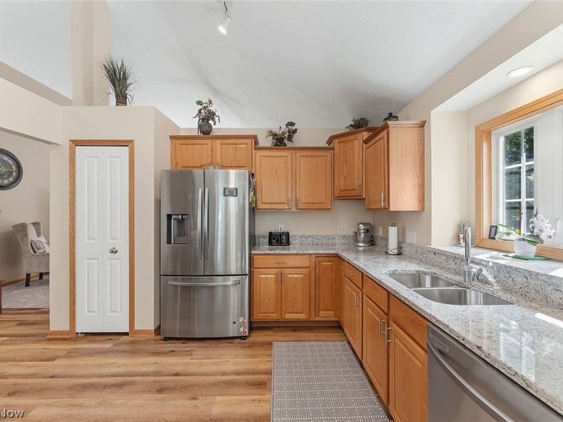15249 Oak Hollow Lane, Strongsville, OH 44149 Photo 7