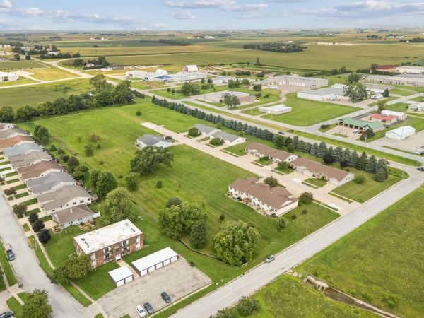 Carstensen Drive, Waverly, IA 50677