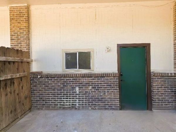 100 Quail Run RD, Unit 5, Martindale, TX 78655