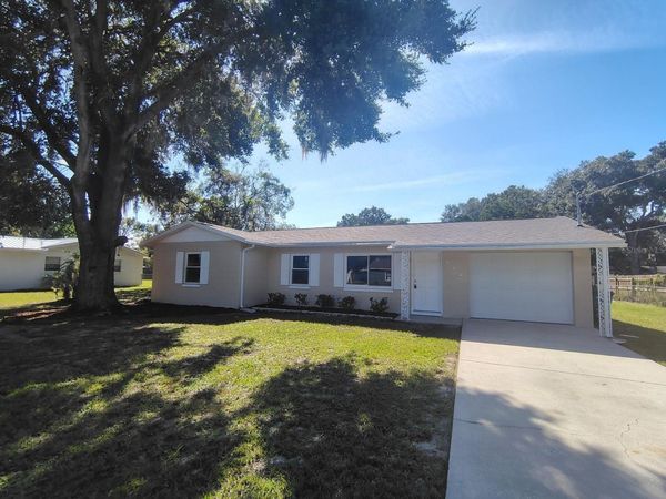 904 HICKORY AVENUE, FRUITLAND PARK, FL 34731