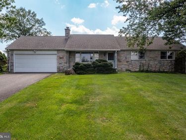 34 LOCUST ROAD, BOYERTOWN, PA 19512