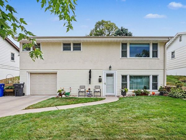 452 Howard Street N, Saint Paul, MN 55119
