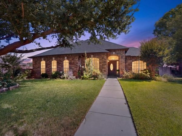713 Mockingbird Court, Crowley, TX 76036