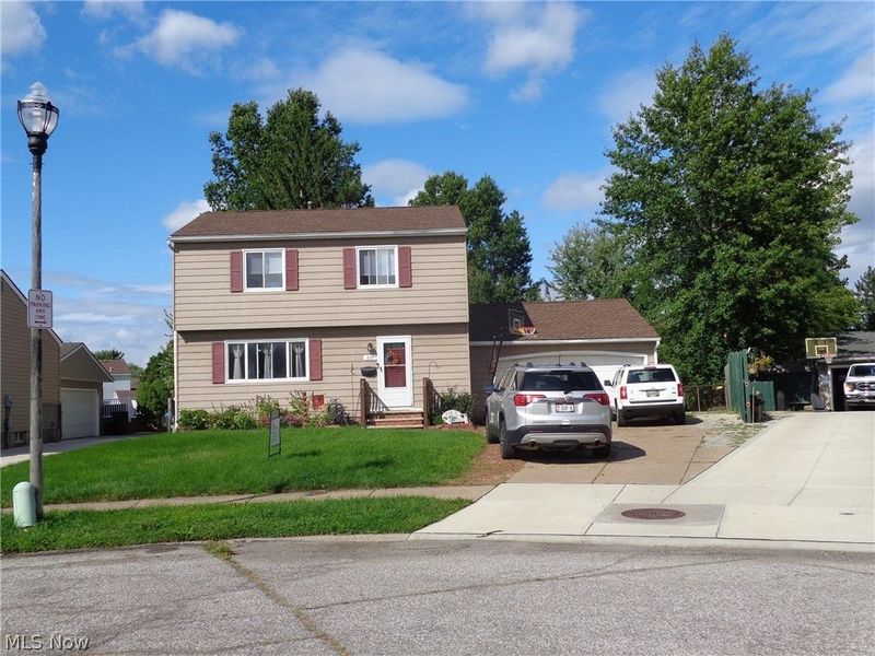 4711 Marcie Drive, Cleveland, OH 44109 Photo 2