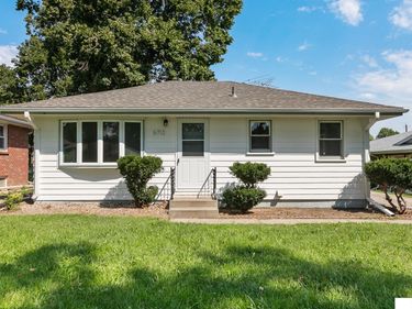 6712 Cleveland Avenue, Lincoln, NE 68507