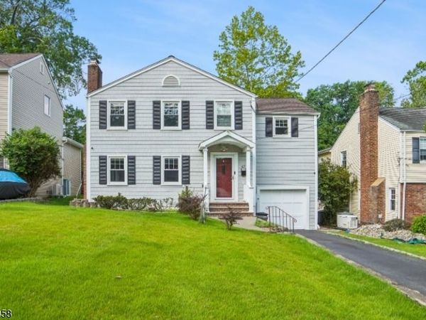 47 W Lawn Rd, Livingston, NJ 07039