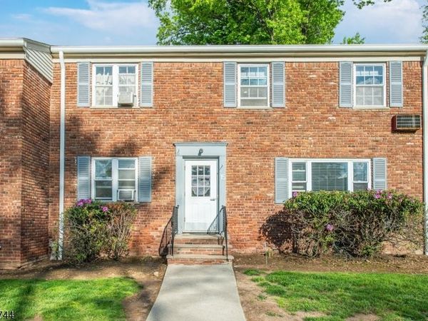 15 Wedgewood Drive, Verona, NJ 07044