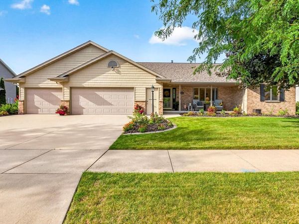 2624 E SUNDANCE DRIVE, Appleton, WI 54913