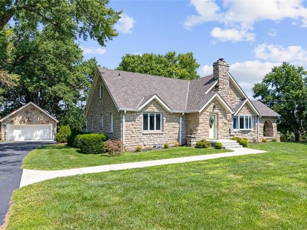 5040 County Line Road, Kansas City, KS 66106