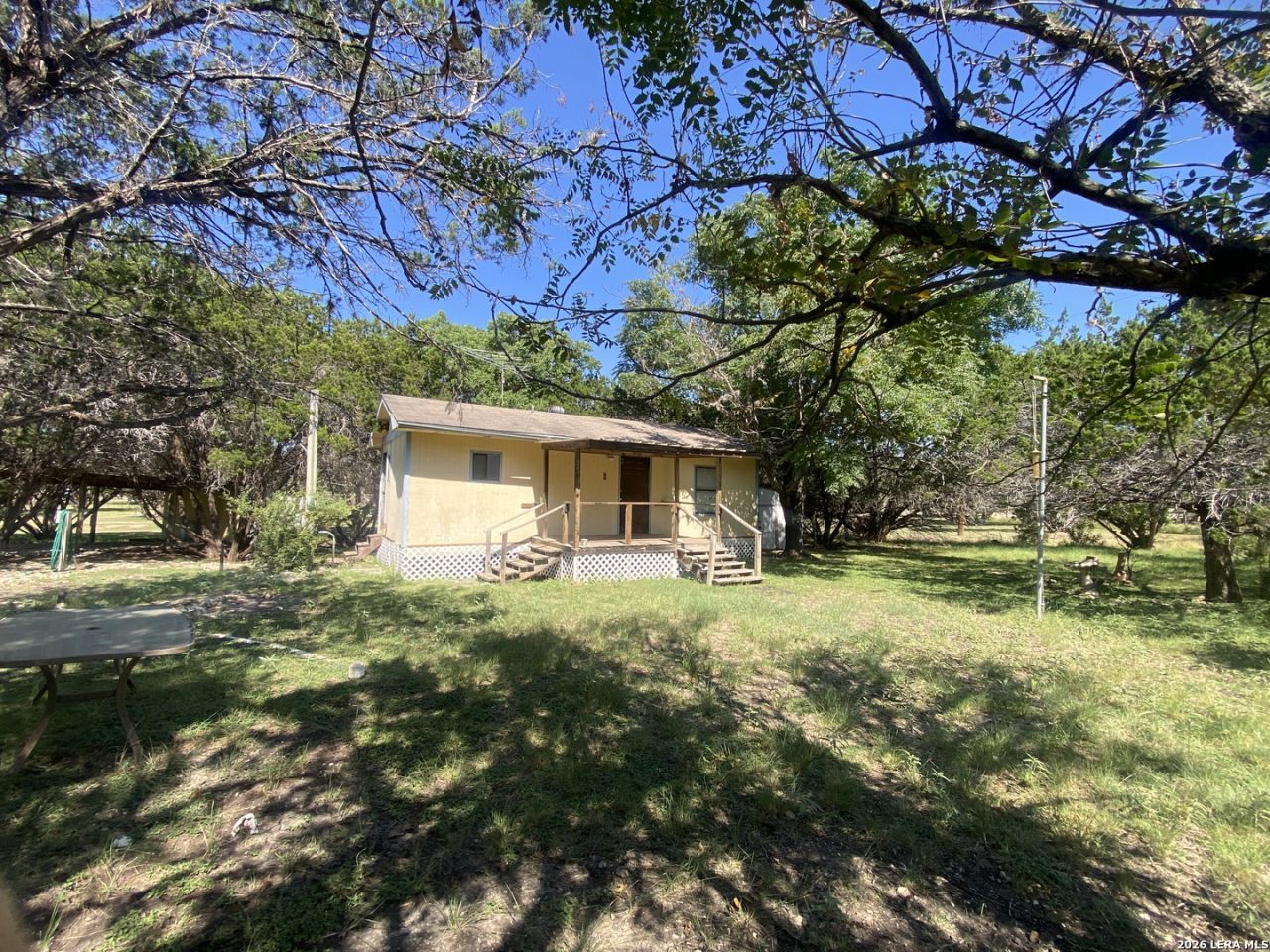 39 Jim Dalrymple Dr, Leakey, TX 78873 Main Photo