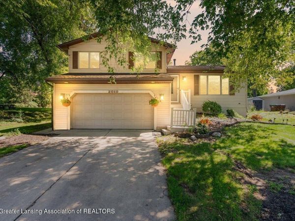 2010 Elmwood Road, Lansing, MI 48917