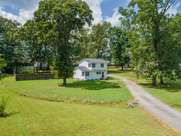521 Parkway Rd , Tullahoma, TN 37388