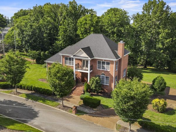 101 Governors Point Blvd , Hendersonville, TN 37075