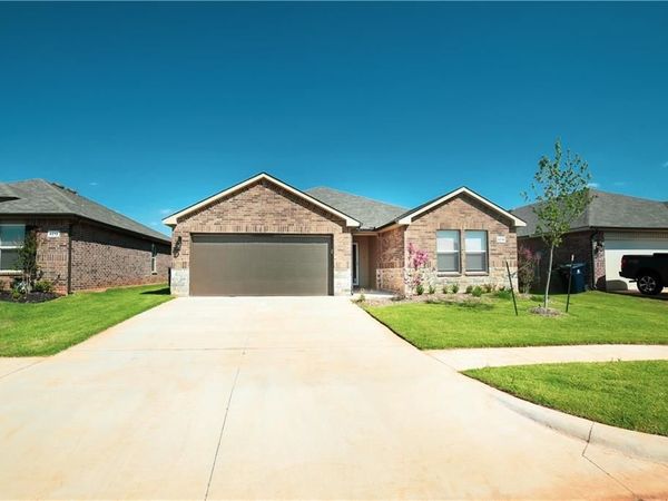 4216 SW MOONLIGHT Road, Mustang, OK 73064