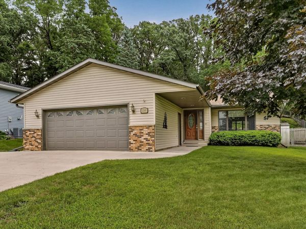 1349 Hillcrest Drive , Saint Charles, MN 55972