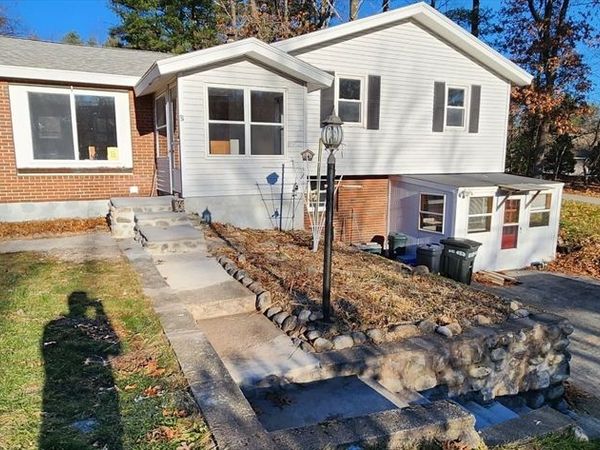 31 Harding, Chelmsford, MA 01863