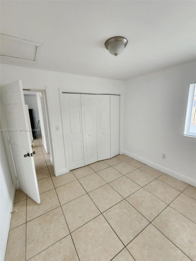 2770 W 61st Pl , Unit 202, Hialeah, FL 33016 Photo