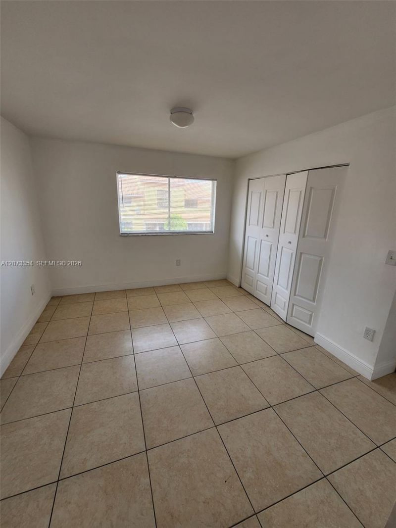 2770 W 61st Pl , Unit 202, Hialeah, FL 33016 Photo
