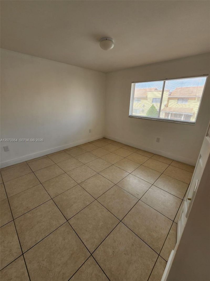 2770 W 61st Pl , Unit 202, Hialeah, FL 33016 Photo