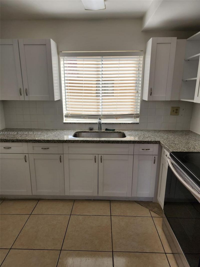 2770 W 61st Pl , Unit 202, Hialeah, FL 33016 Photo