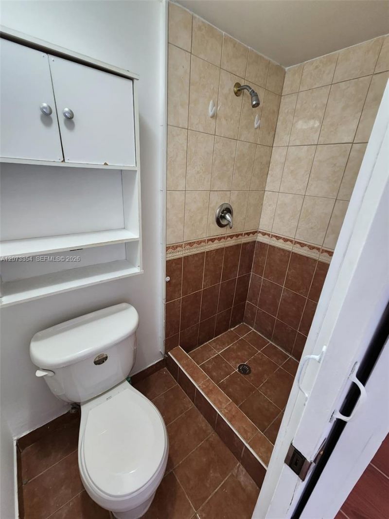 2770 W 61st Pl , Unit 202, Hialeah, FL 33016 Photo