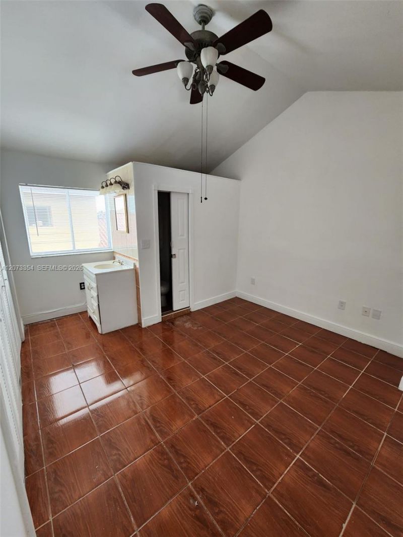 2770 W 61st Pl , Unit 202, Hialeah, FL 33016 Photo