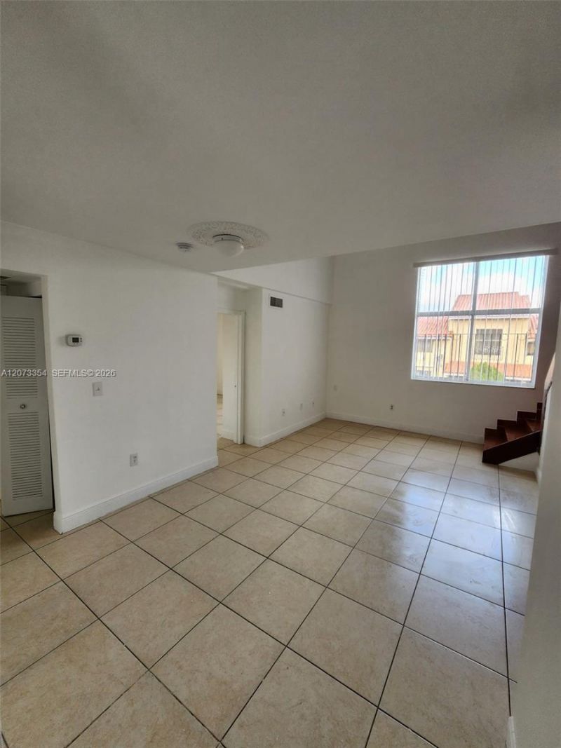 2770 W 61st Pl , Unit 202, Hialeah, FL 33016 Photo