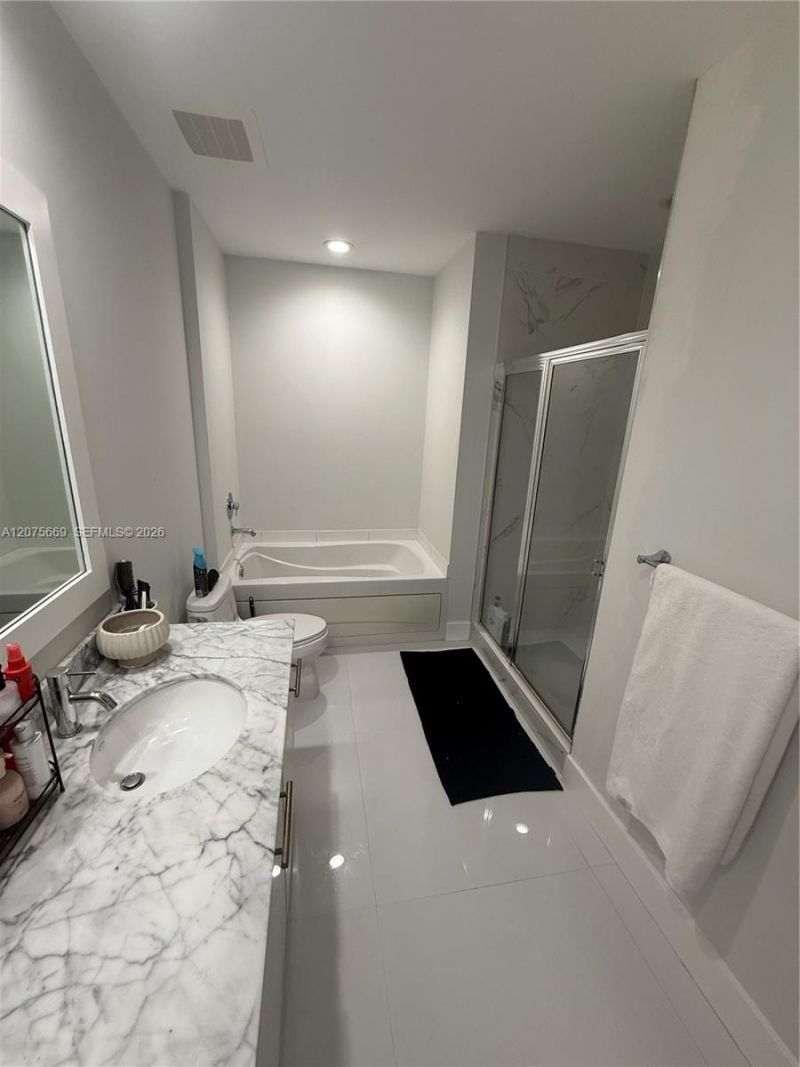 951 Brickell Ave, Unit 4105, Miami, FL 33131 Photo
