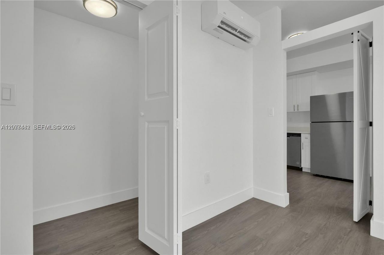 1620 NW 18th St , Unit 305, Miami, FL 33125 Photo