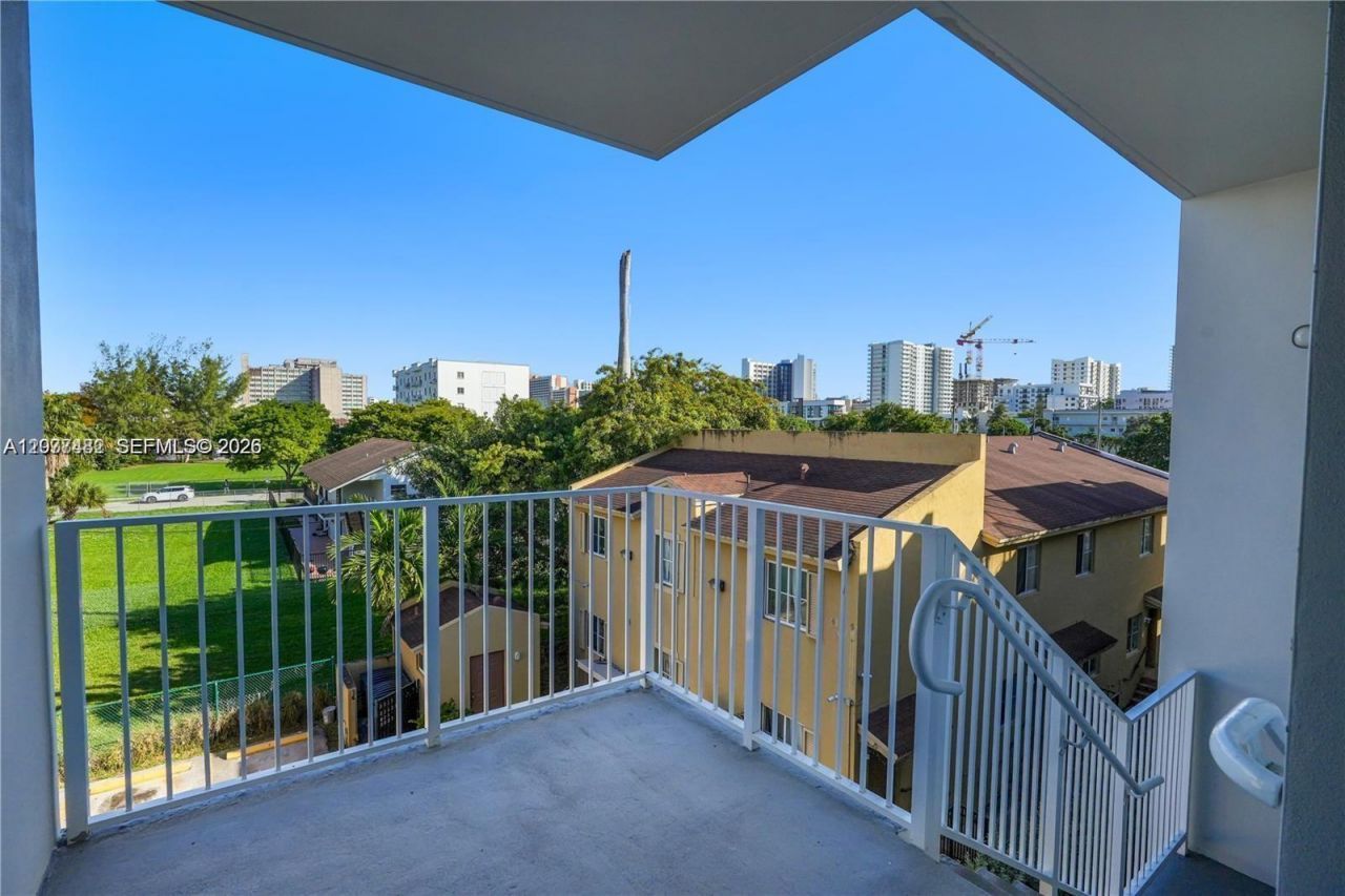 1620 NW 18th St , Unit 305, Miami, FL 33125 Photo
