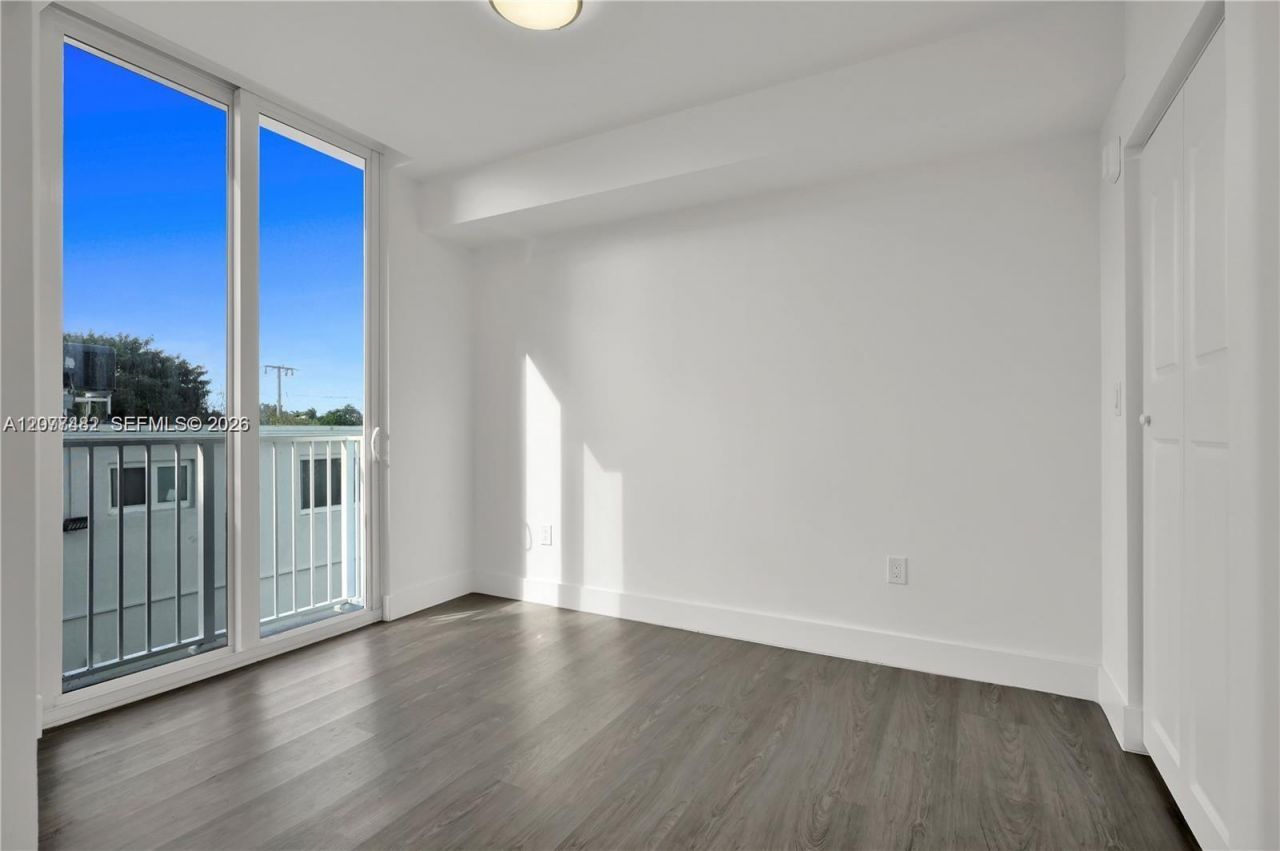 1620 NW 18th St , Unit 305, Miami, FL 33125 Photo