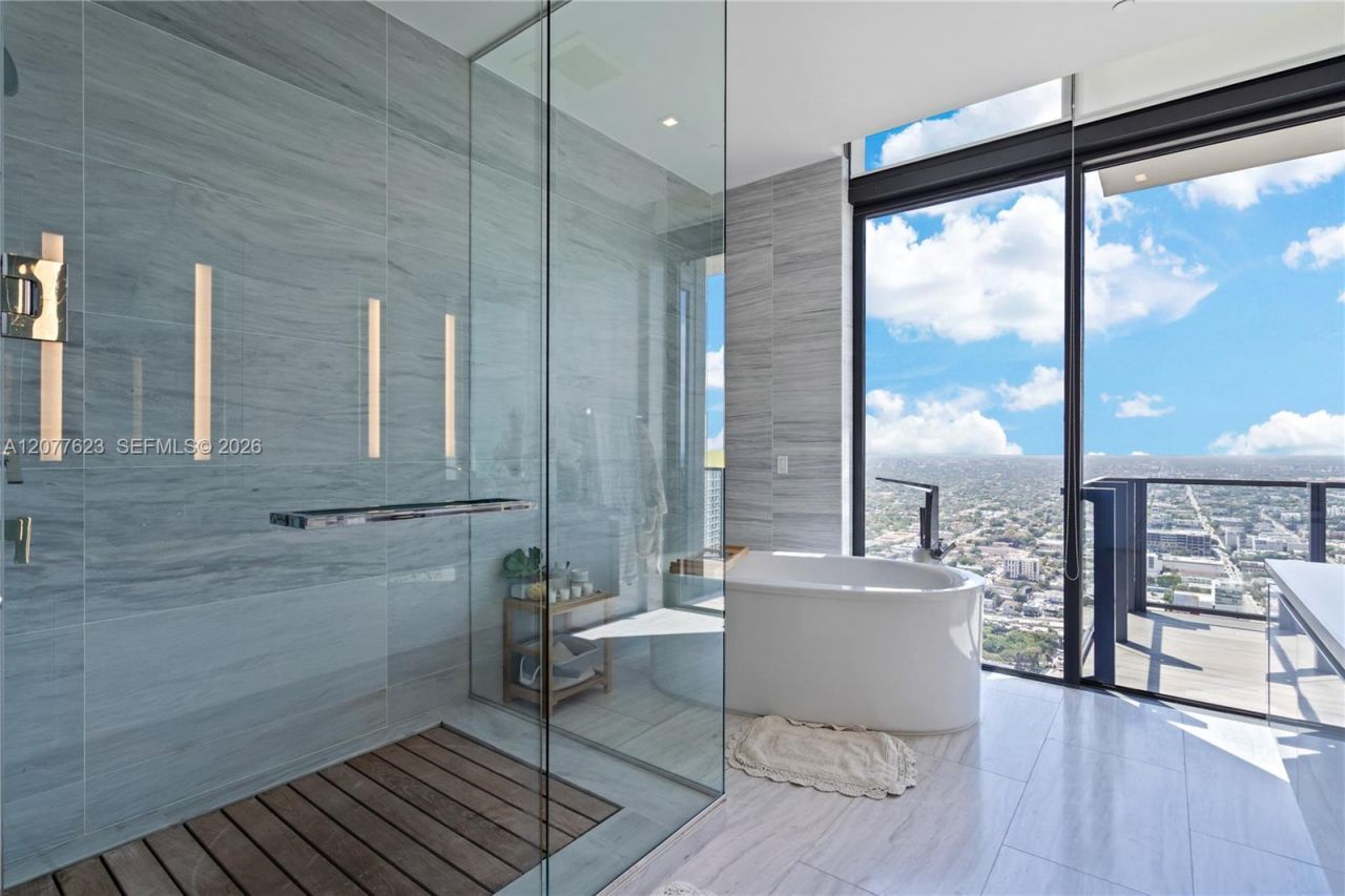 88 SW 7th St , Unit 4203, Miami, FL 33130 Photo