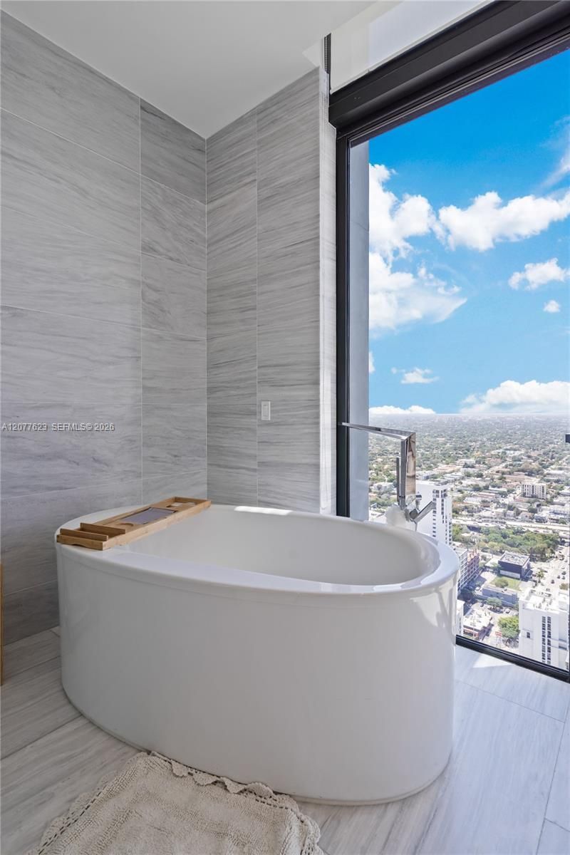 88 SW 7th St , Unit 4203, Miami, FL 33130 Photo