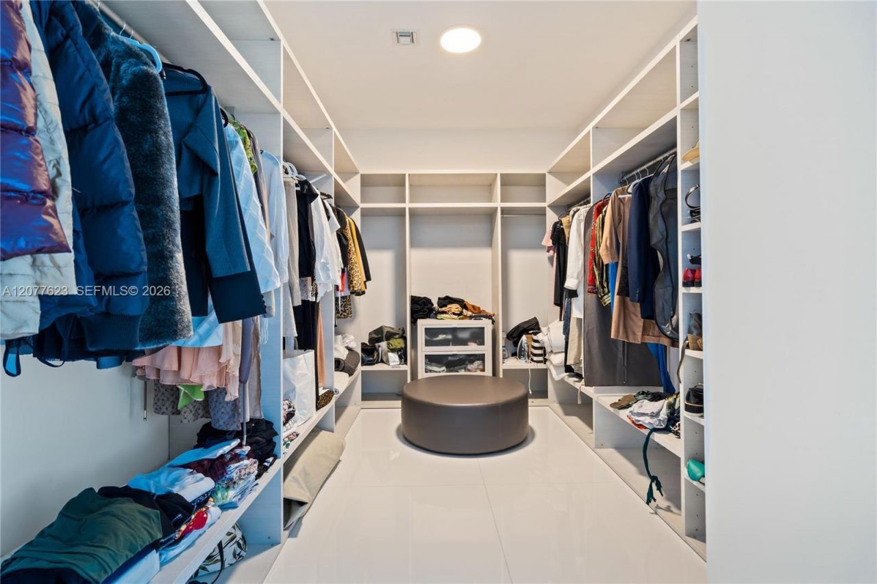 88 SW 7th St , Unit 4203, Miami, FL 33130 Photo