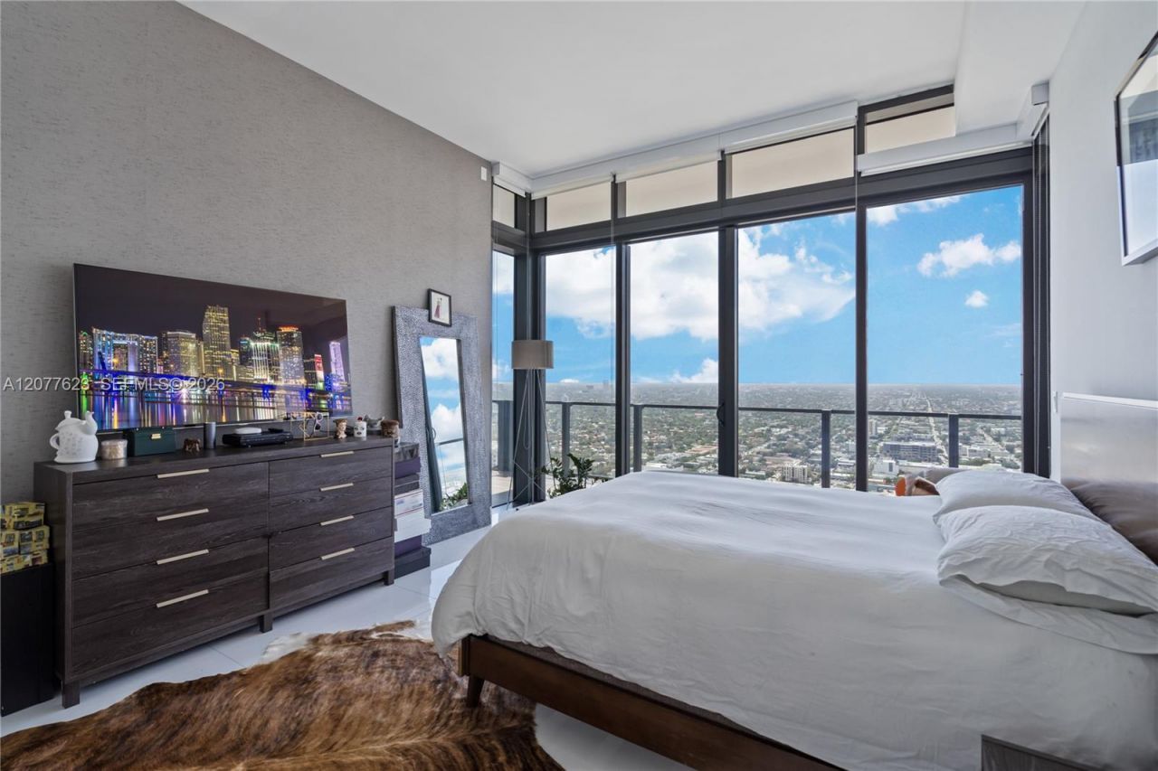 88 SW 7th St , Unit 4203, Miami, FL 33130 Photo