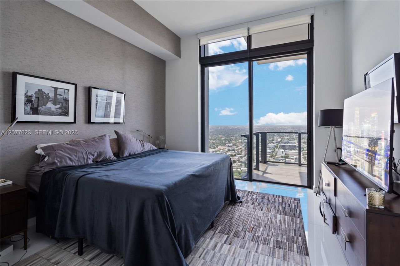 88 SW 7th St , Unit 4203, Miami, FL 33130 Photo