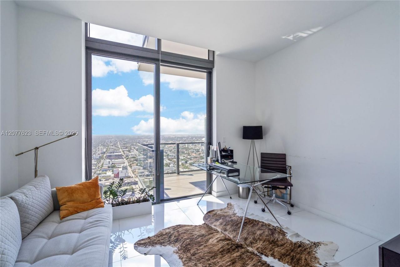 88 SW 7th St , Unit 4203, Miami, FL 33130 Photo