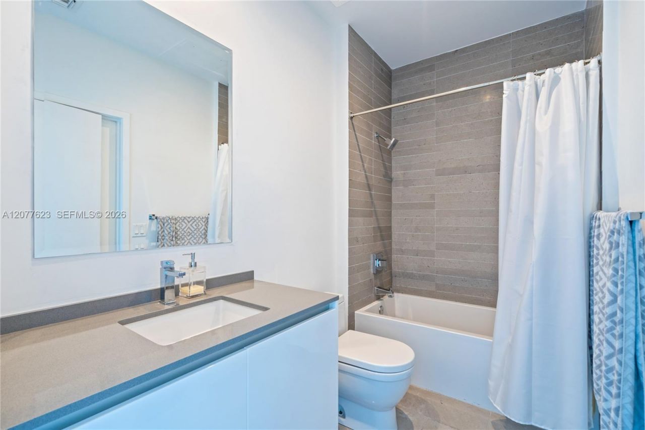 88 SW 7th St , Unit 4203, Miami, FL 33130 Photo