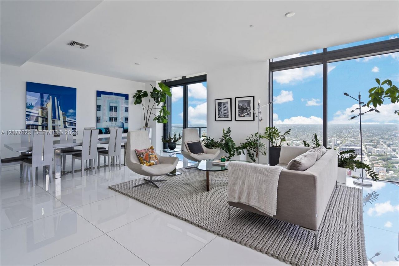 88 SW 7th St , Unit 4203, Miami, FL 33130 Photo