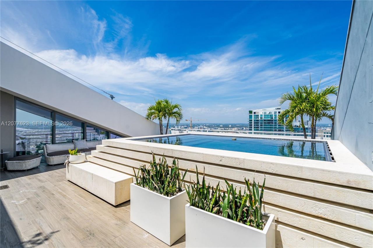 88 SW 7th St , Unit 4203, Miami, FL 33130 Photo