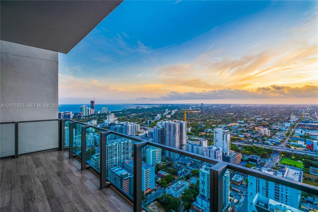 88 SW 7th St , Unit 4203, Miami, FL 33130 Photo
