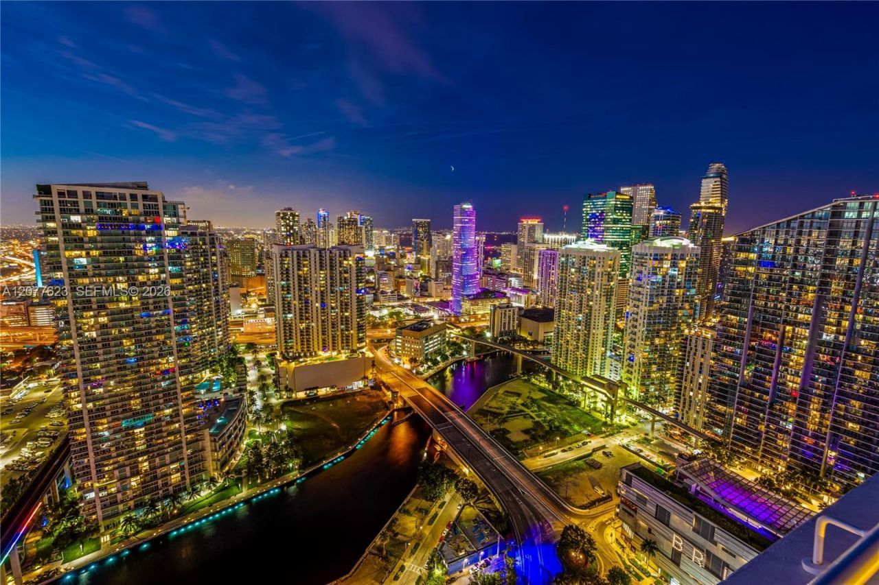 88 SW 7th St , Unit 4203, Miami, FL 33130 Photo