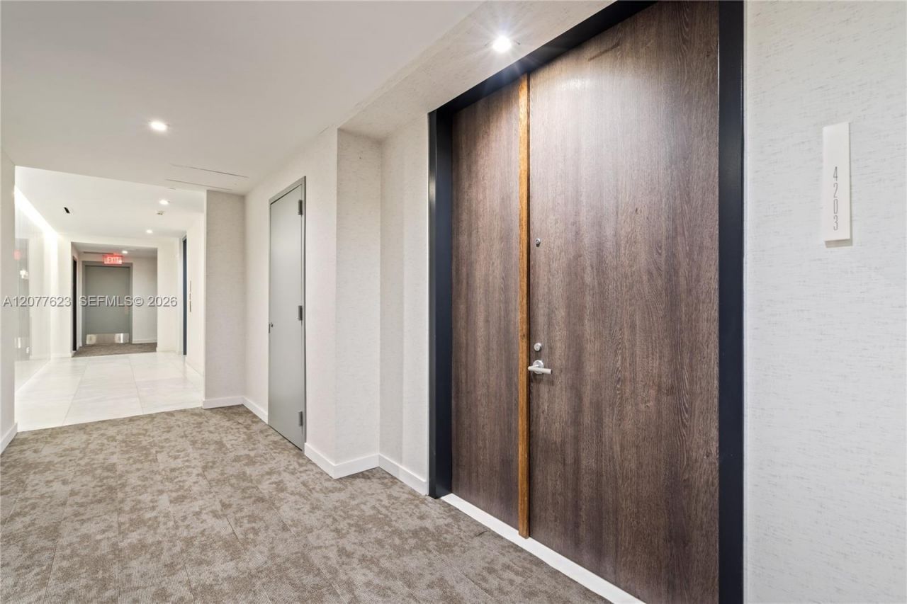 88 SW 7th St , Unit 4203, Miami, FL 33130 Photo